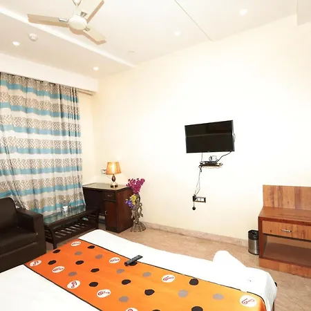 Hotel Red Coral - Netaji Subhash Place, Pitampura